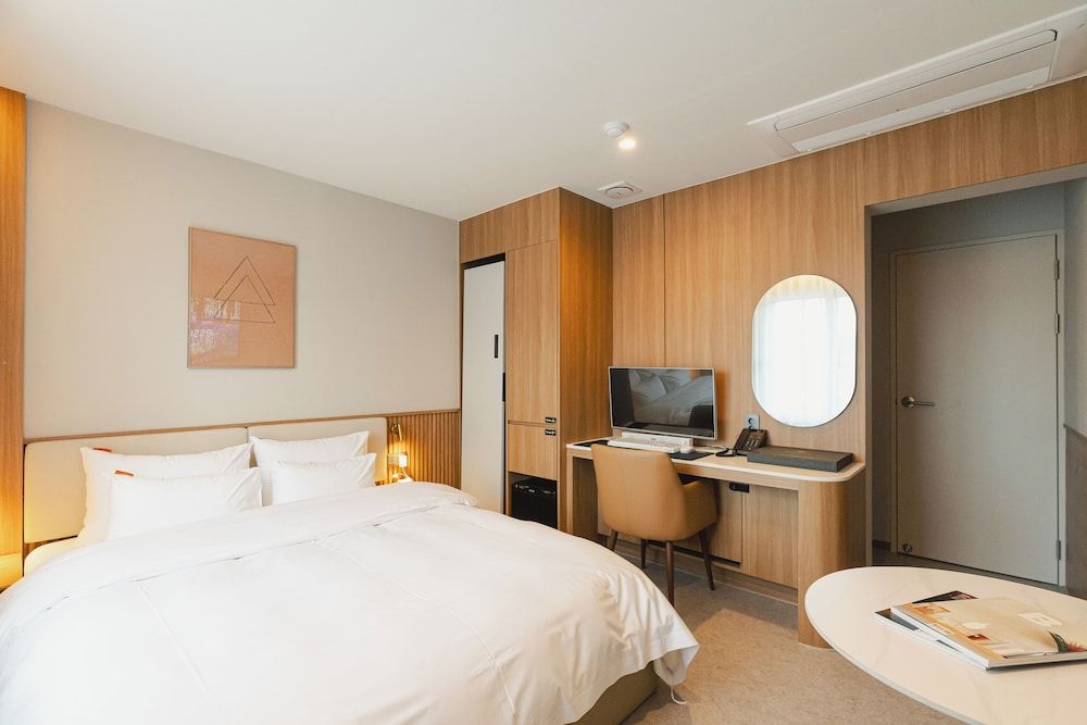 Brown Dot Hotel Andong Taehwa Standard Double Room 2