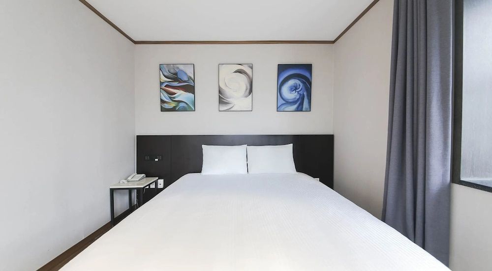 Sunland Hotel Family Twin Room 2