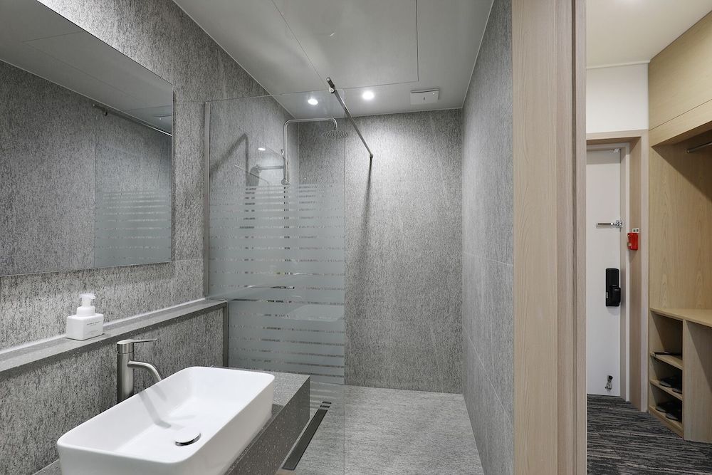 Pohang Hound Hotel Songdo Beach Standard Room 4