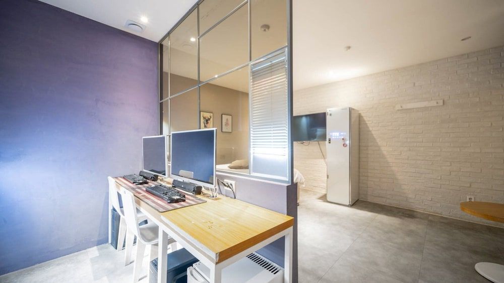 NU Hotel Premium Twin Room 3