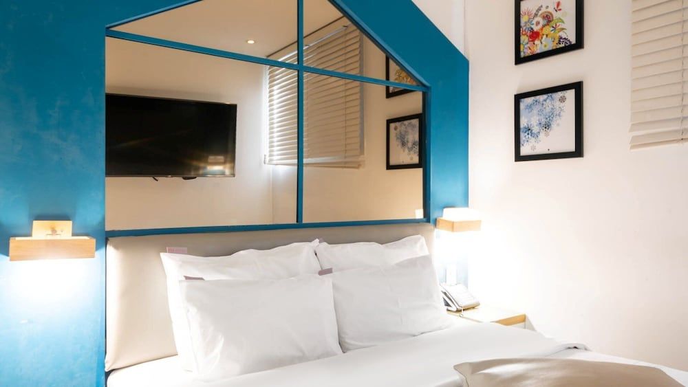 NU Hotel Standard Room 4