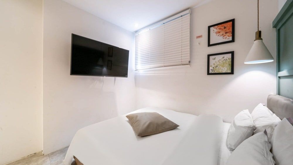 NU Hotel Standard Room 3