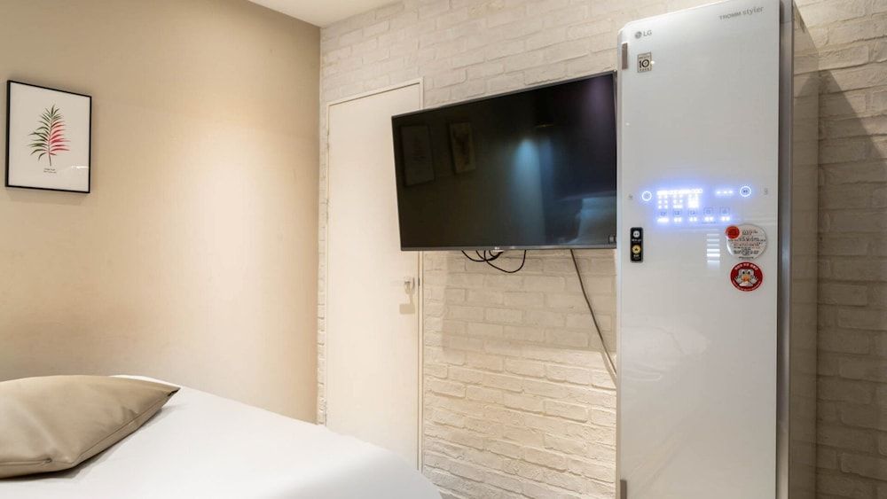 NU Hotel Premium Twin Room 5