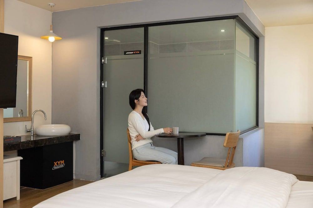 Icheon XYM Hotel Deluxe Twin 15