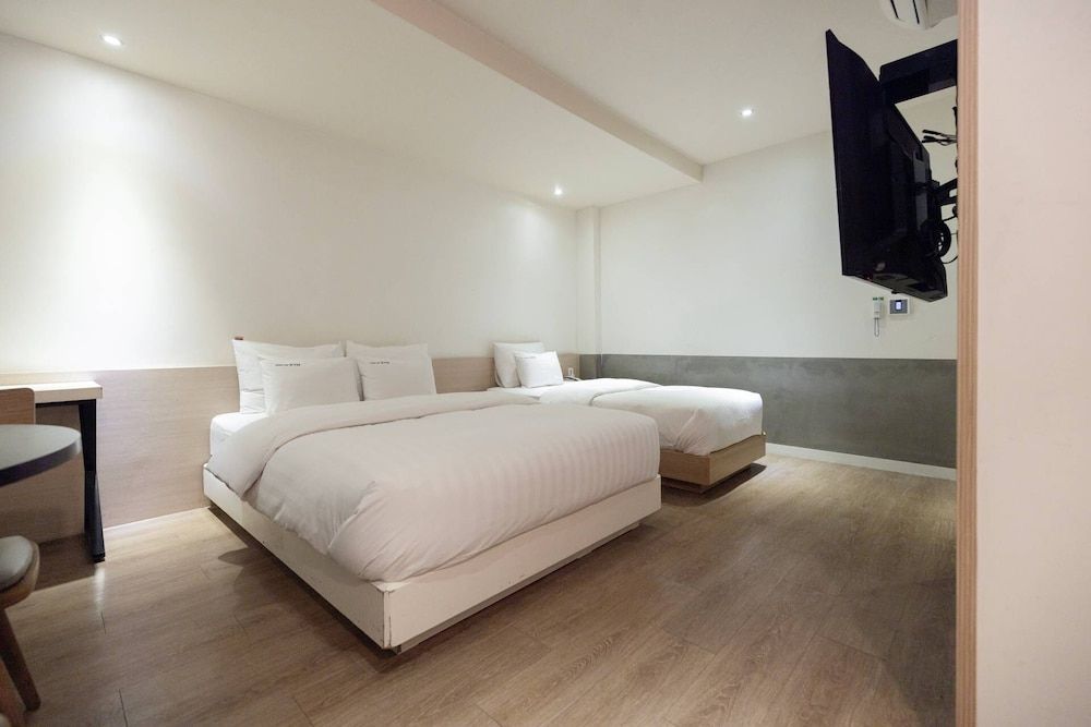 Icheon XYM Hotel Deluxe Twin 9