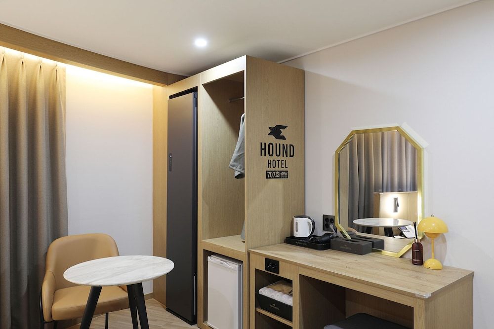 HotelHound Jeonju Junghwasan Superior Double Room, City View 6
