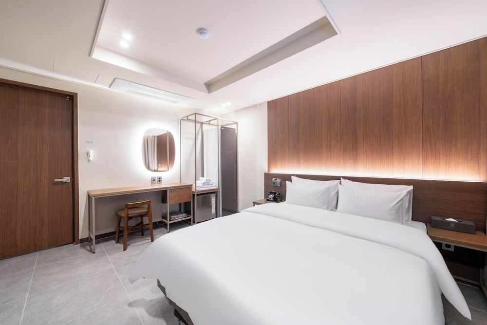 RAMPART HOTEL Deluxe Room 2