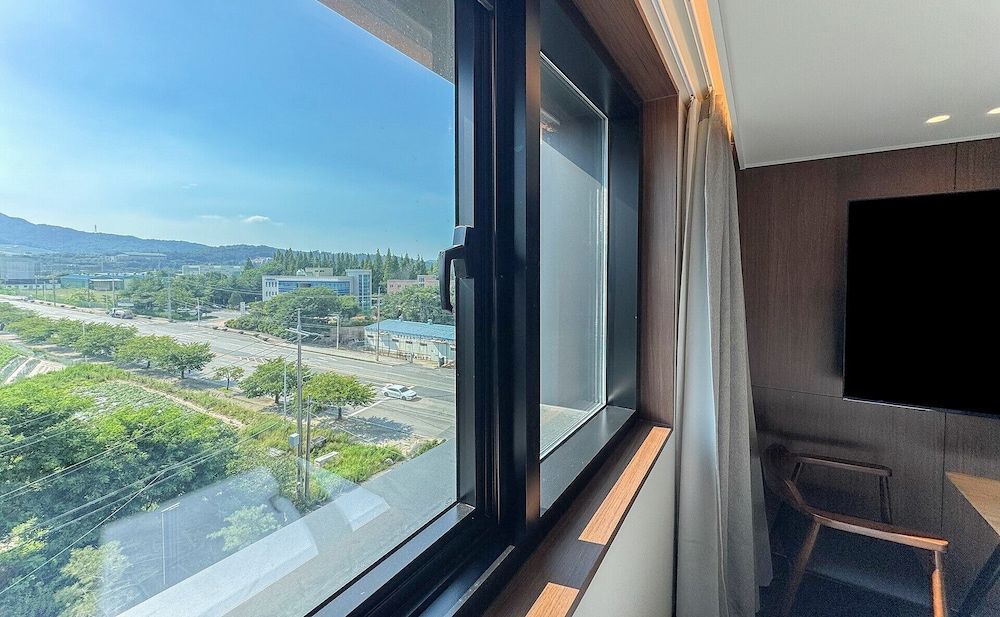 RAMPART HOTEL Standard Room, City View 4