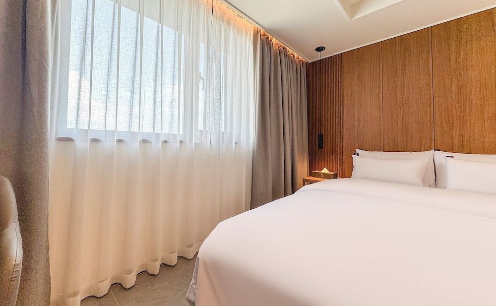 RAMPART HOTEL Deluxe Room, Mountain View 2