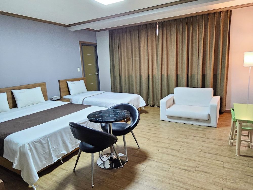 HOTEL ISLAND Deluxe Triple Room 4