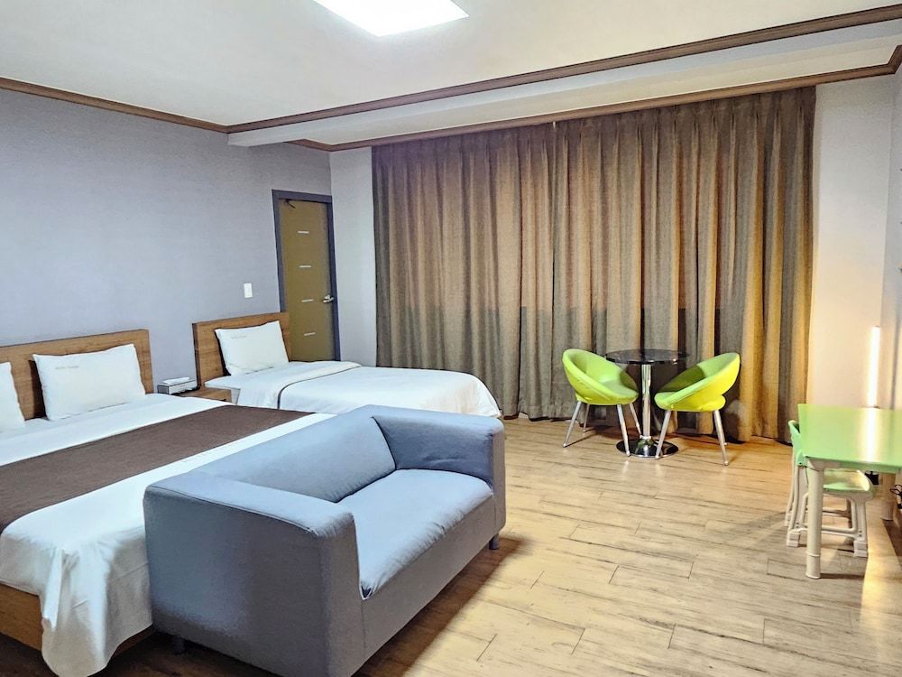 HOTEL ISLAND Deluxe Triple Room 3