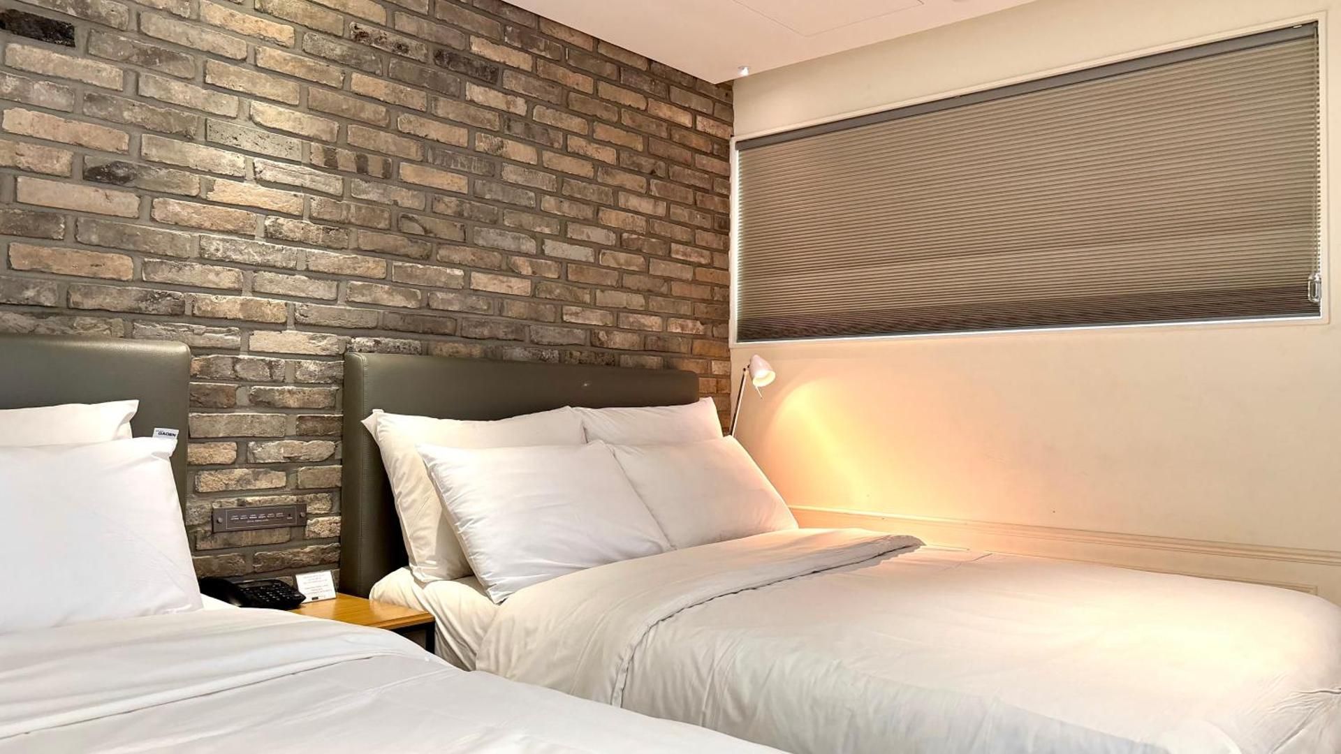 Hotel Biz Suwon Deluxe Twin Room