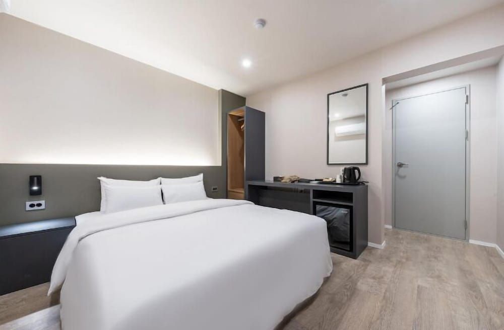 POHANG HOTEL LA TERRACE Standard Double Room 3