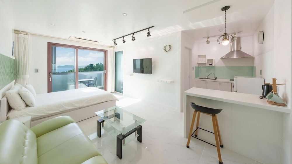 Namhae Briant Oceanview Spa Pension Basic Room, 1 Bedroom (A202 (Spa/BBQ/Ocean View/pet)) 6