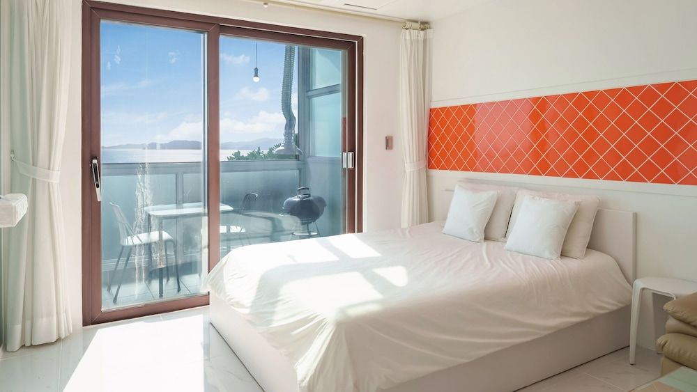 Namhae Briant Oceanview Spa Pension Basic Room, 1 Bedroom (A203 (Spa/BBQ/Ocean View/pet)) 4