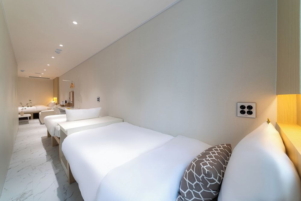 The Central Hongdae Family Triple Room 10