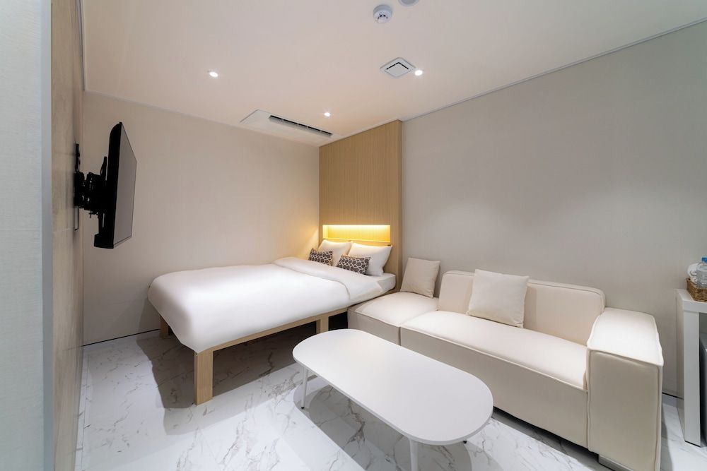 The Central Hongdae Family Triple Room 2