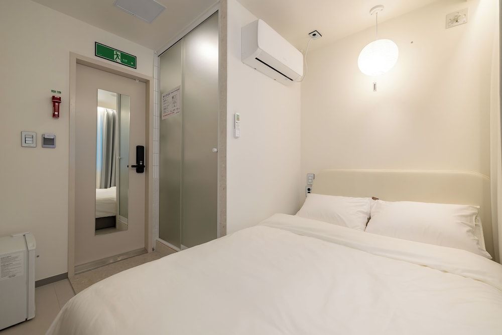 MOREN Seoul Myeongdong Superior Double Room 15