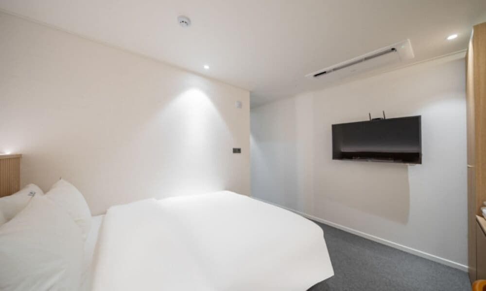 Pohang Daejamdong ROUTE 422 Superior Double Room 6