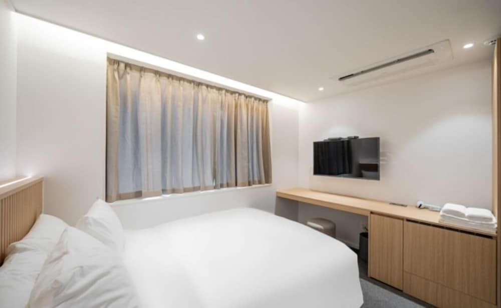 Pohang Daejamdong ROUTE 422 Superior Double Room 2