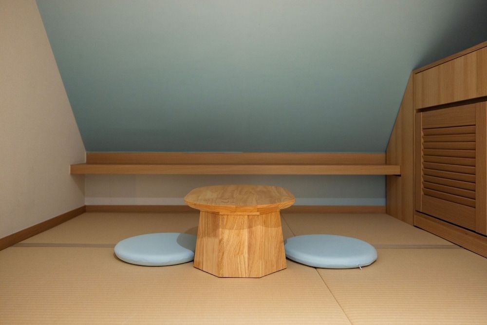 Stay Passport Airplane Guri Business class A 10