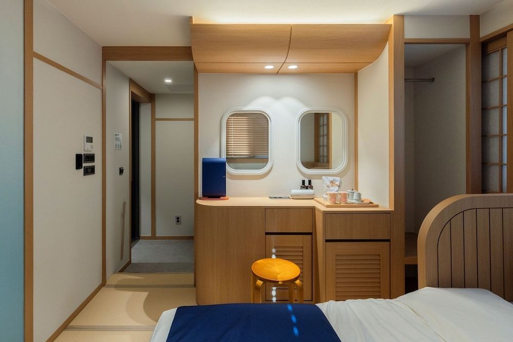 Stay Passport Airplane Guri Premium Economy Class 4