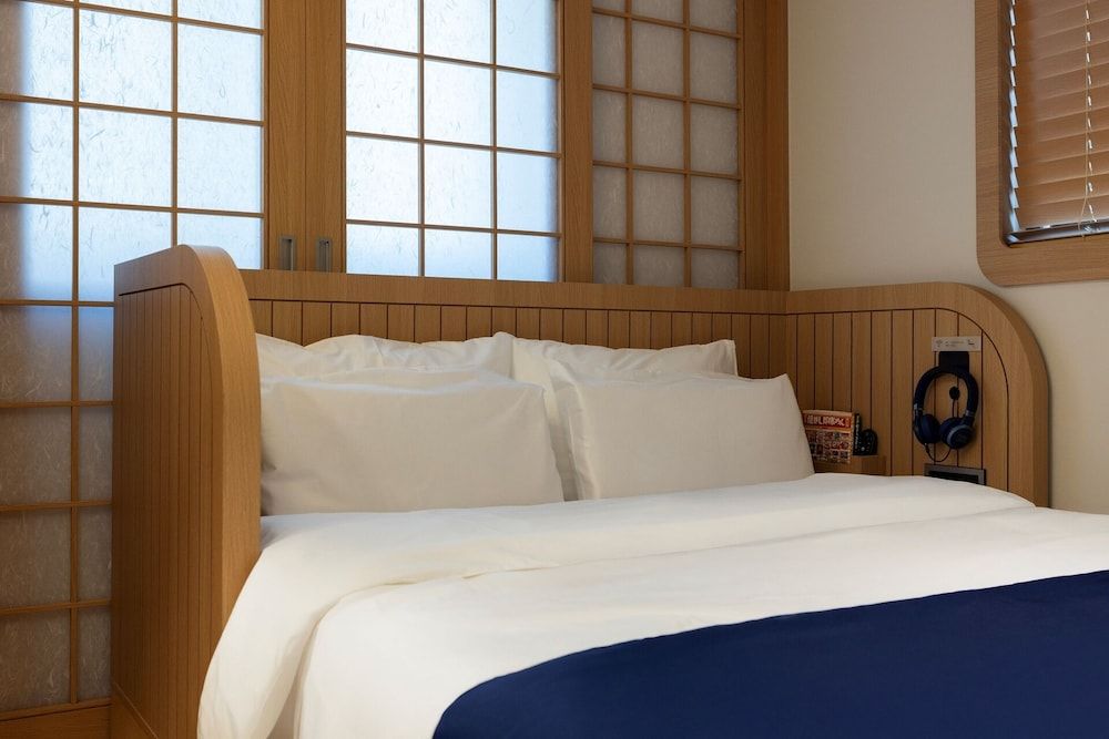 Stay Passport Airplane Guri Premium Economy Class 6