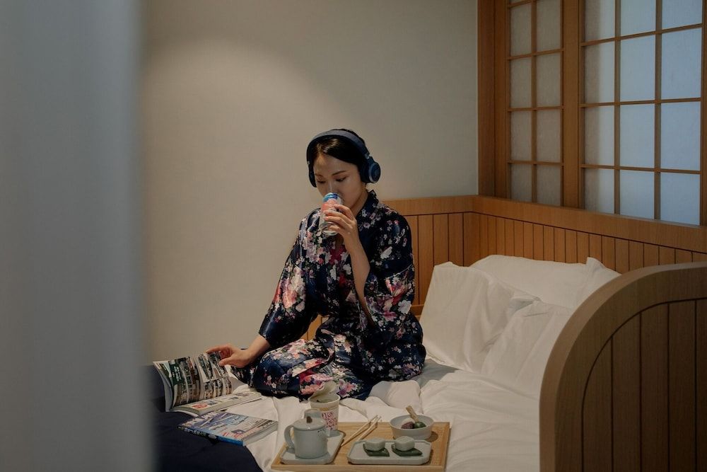 Stay Passport Airplane Guri Premium Economy Class 7