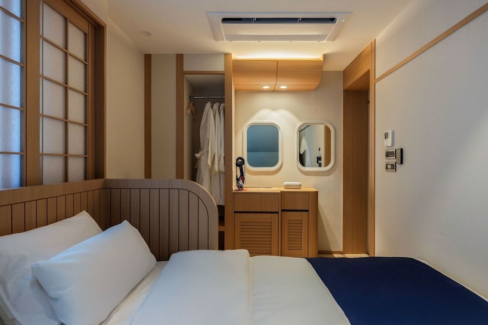 Stay Passport Airplane Guri Premium Economy Class Twin 7