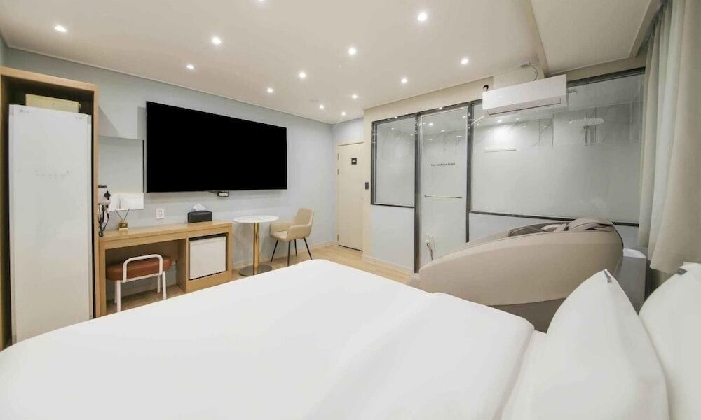 Hey Jecheon Hotel Studio Queen Room 4