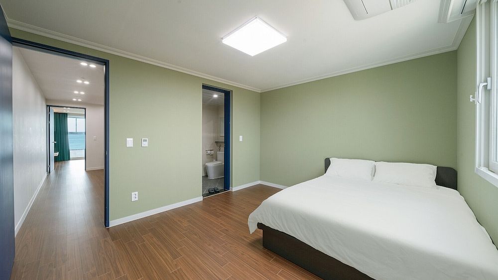 Yeongdeok The Classic Resort Ocean Duplex Suite 8