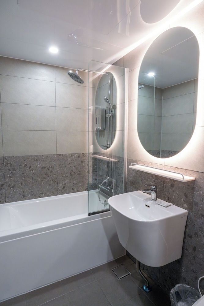 Dongdaemun Tourist Hotel Triple Room 3