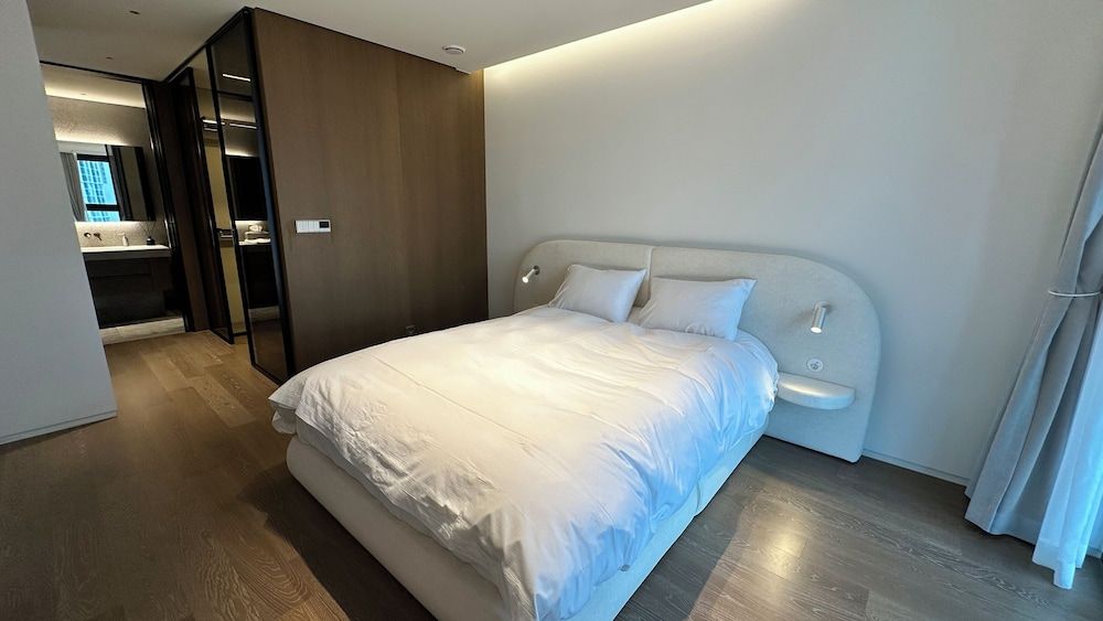 Caelum Black Gangnam Luxury Apt Luxury Apartment, 3 Bedrooms, City View 4