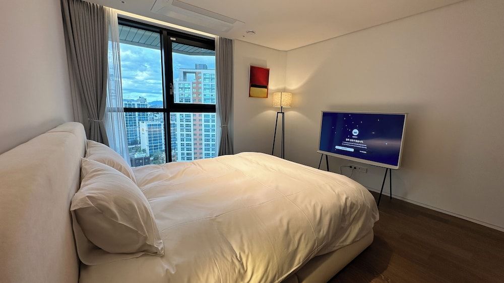 Caelum Black Gangnam Luxury Apt Luxury Apartment, 3 Bedrooms, City View 7