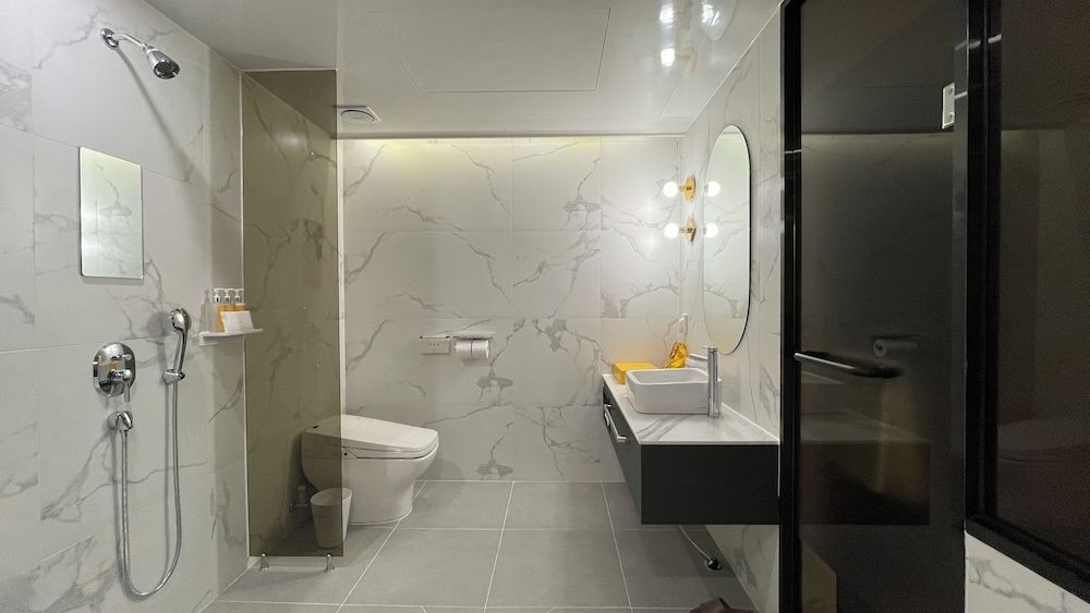 BUTTON HOTEL Yangsan Sports Complex Premium Double Room 11