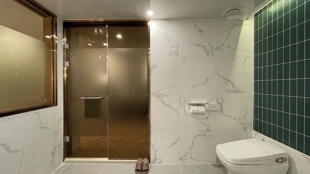 BUTTON HOTEL Yangsan Sports Complex Premium Double Room 10