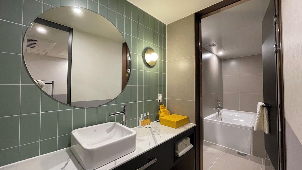 BUTTON HOTEL Yangsan Sports Complex Deluxe Double Room 8