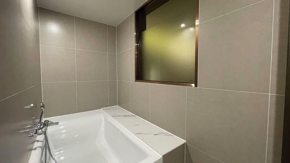 BUTTON HOTEL Yangsan Sports Complex Deluxe Double Room 13