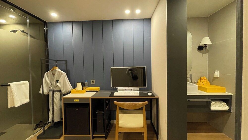 BUTTON HOTEL Yangsan Sports Complex Deluxe Double Room 5