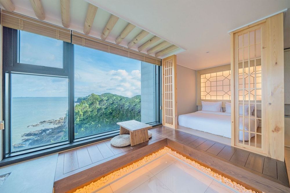 YEONHWAMOON HOTEL BYEONSAN [Breakfast for 2] Corner Suite Double Room 3