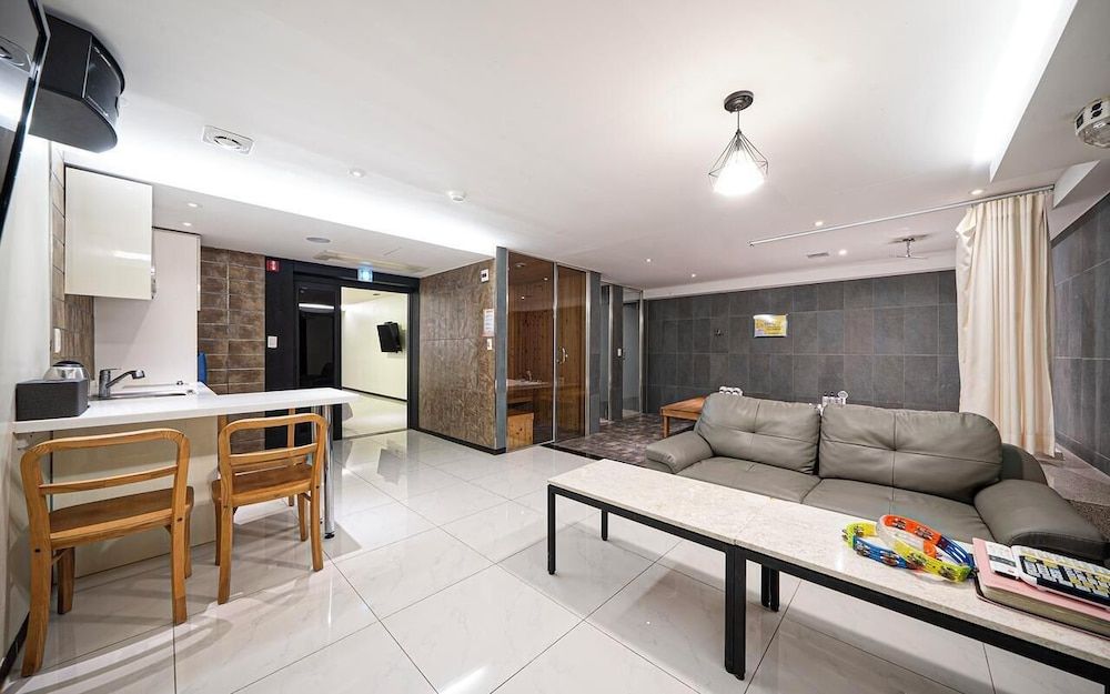 YEONGJU SPA TOURIST HOTEL Deluxe Twin Room, City View 3