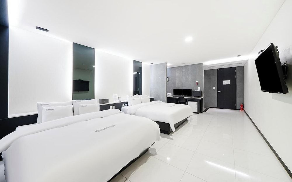 YEONGJU SPA TOURIST HOTEL Deluxe Twin Room, City View 2