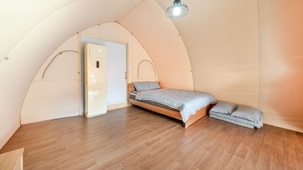 Muju Land Camping Glamping Basic Room, 1 Bedroom (Maple Room 2 (Private BBQ)) 7