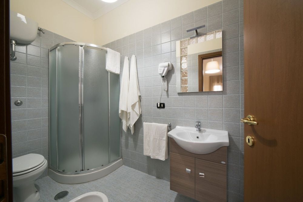 B&B del Sole Deluxe Double or Twin Room, Balcony, Garden View 7