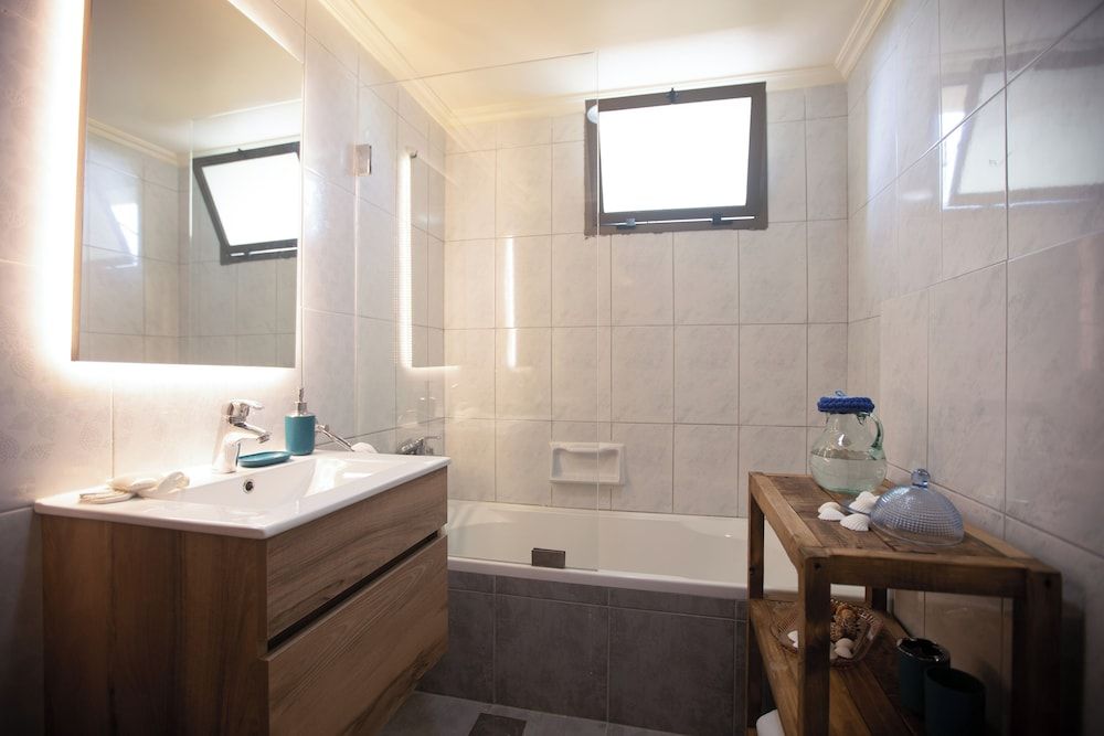 Akl - Chic Apts & Balconies in Batroun Dylan 14