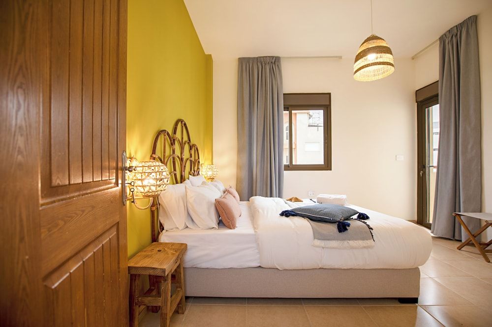 Akl - Chic Apts & Balconies in Batroun Denis 3