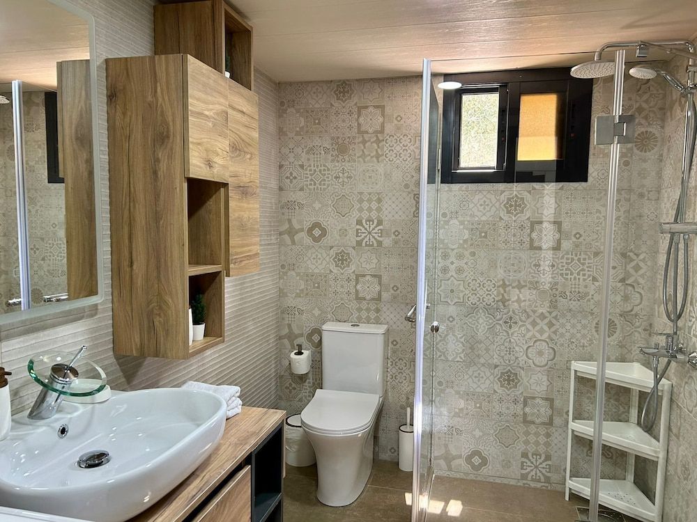 Vista 2-Bedroom Apartment in Batroun Apartment, 2 Bedrooms, Kitchen, Mountain View 47