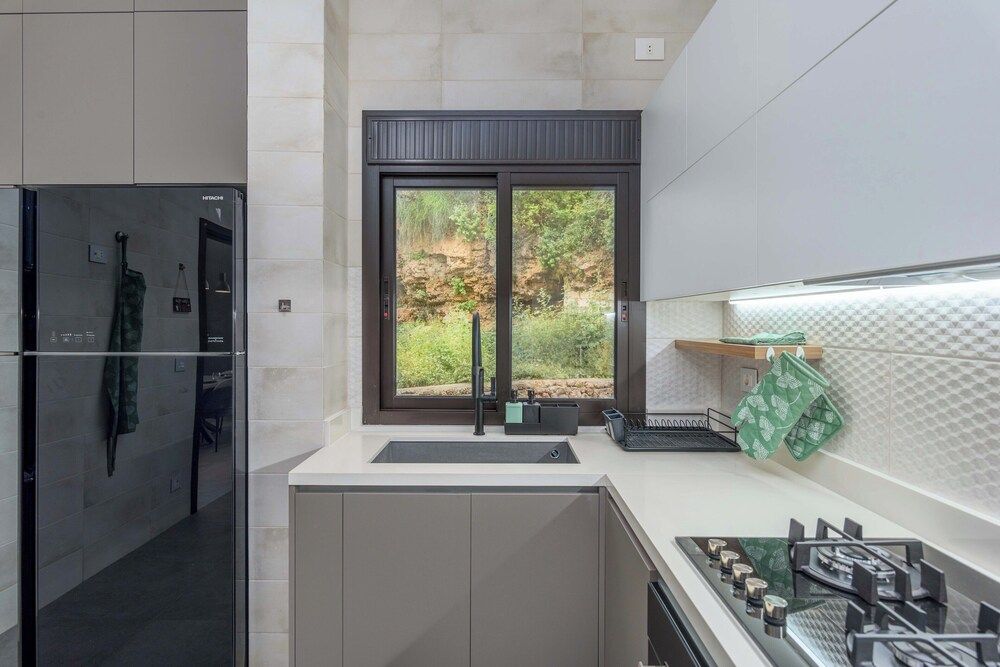 Vista 2-Bedroom Apartment in Batroun Apartment, 2 Bedrooms, Kitchen, Mountain View 30