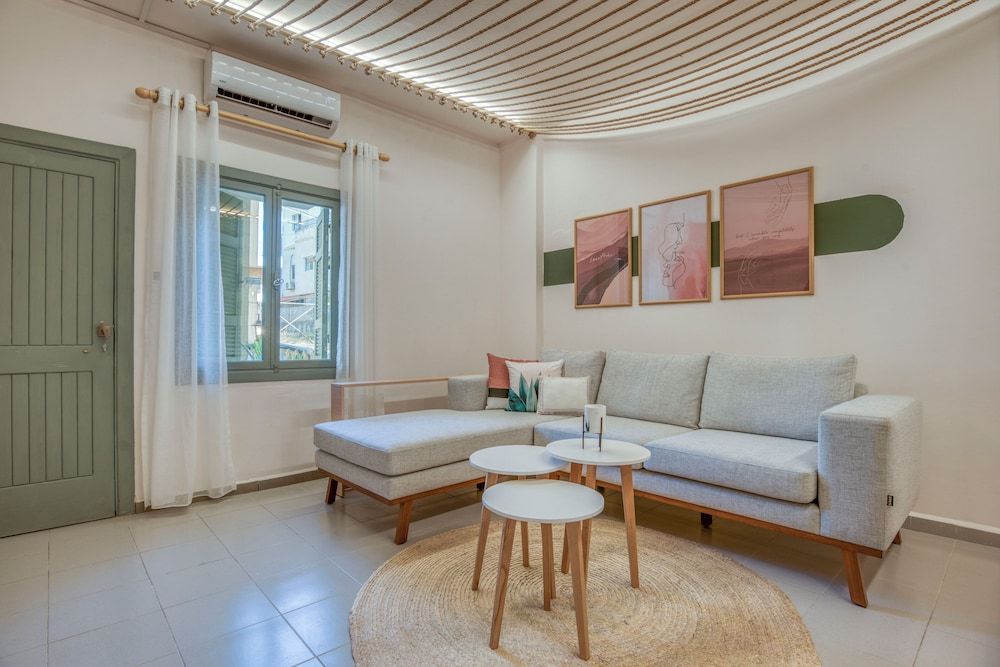Agrius - Elegant Studio & Balcony in Batroun Studio, 1 Double Bed, Kitchenette, Mountain View 9