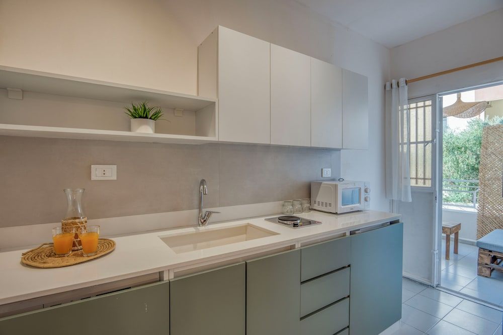 Agrius - Elegant Studio & Balcony in Batroun Studio, 1 Double Bed, Kitchenette, Mountain View 8